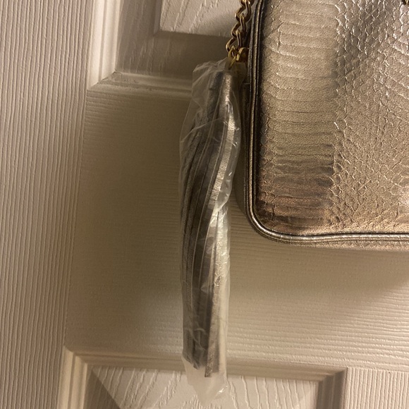 Victoria’s Secret metallic silver, crossbody bag with tassel zipper pull - Picture 3 of 6